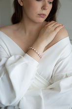 Load image into Gallery viewer, Statement  Gold Tennis Bracelet / Emerald Green