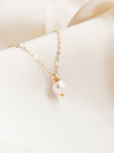Load image into Gallery viewer, fresh water pearl  necklace 14 carat gold filled