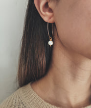 Load image into Gallery viewer, 14Kt Rose Gold Filled Hoop Earrings / Freshwater Pearls
