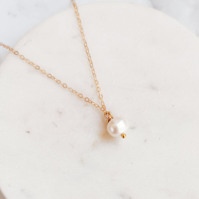 fresh water pearl  necklace 14 carat gold filled